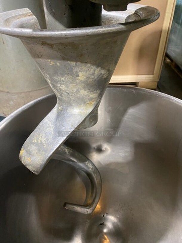 Hobart Commercial Floor Style 80QT Planetary Mixer! With Mixing Bowl! With Spiral Hook Attachment! Model: M802 SN: 11096840 220V 60HZ 3 Phase - Image 5 of 12