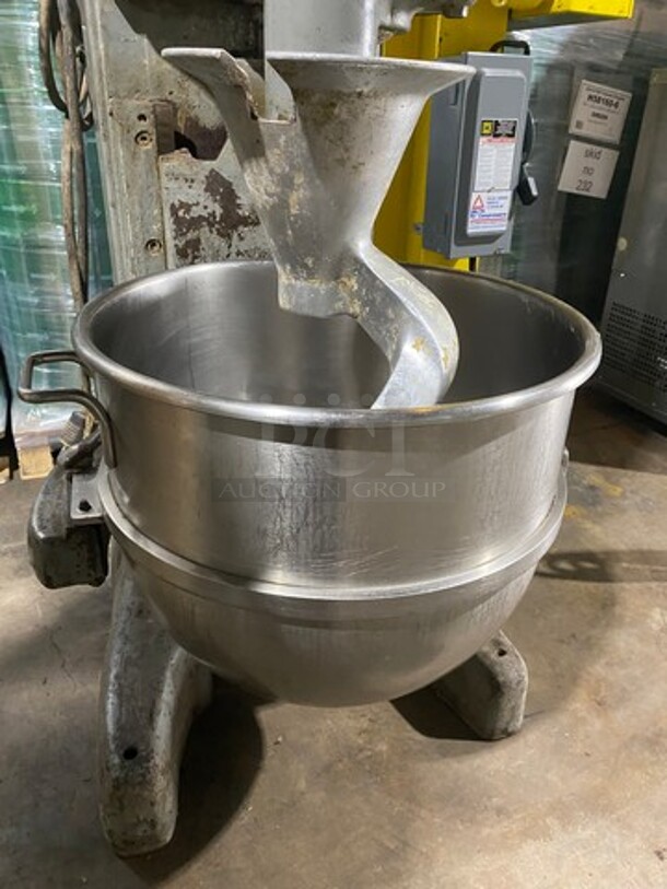 Hobart Commercial Floor Style 80QT Planetary Mixer! With Mixing Bowl! With Spiral Hook Attachment! Model: M802 SN: 11096840 220V 60HZ 3 Phase - Image 9 of 12