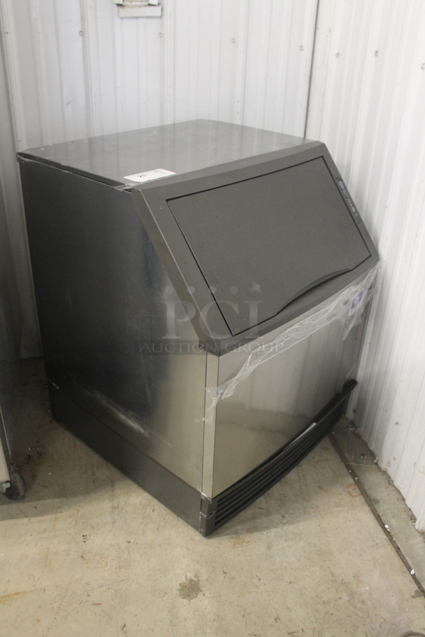 BRAND NEW SCRATCH AND DENT! 2022 Manitowoc UDF0140A-161B Commercial Stainless Steel Undercounter Ice Machine. 115V, 1 Phase.  - Image 2 of 7