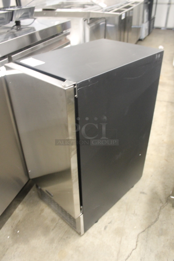BRAND NEW SCRATCH AND DENT! Whynter UIM-502SS Built-In/ Freestanding Ice Maker With 50lb. Capacity. 115V. Tested And Working! - Image 3 of 7