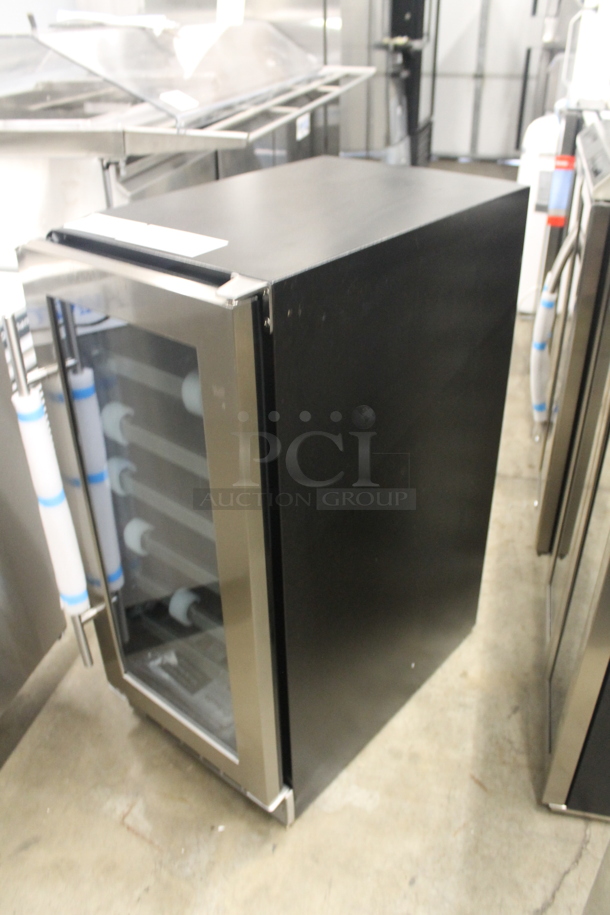 BRAND NEW SCRATCH AND DENT! Danby DWC031D1BSSPR Silhouette Stainless Steel Built-In 28 Bottle Wine Cooler. 115V. Tested And Working!  - Image 3 of 6
