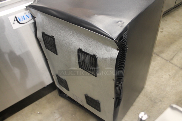 BRAND NEW SCRATCH AND DENT! Whynter WC-321DD Stainless Steel 32 Bottle Dual Zone Wine Cooler. 110V. Tested And Working!  - Image 6 of 7