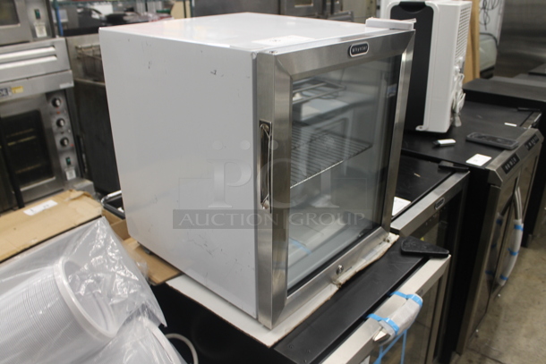 BRAND NEW SCRATCH AND DENT! Whynter BR-062WS Stainless Steel 62 Can Compact Beverage Cooler. 115V. Tested And Working! - Image 2 of 6