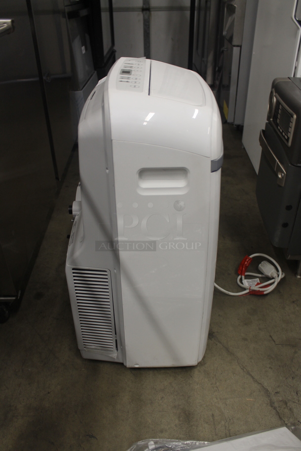 BRAND NEW SCRATCH AND DENT! Keystone KSTAP12B White Mobile Type Air Conditioner. 115V And 12,000 BTU. Tested and Working! - Image 2 of 7