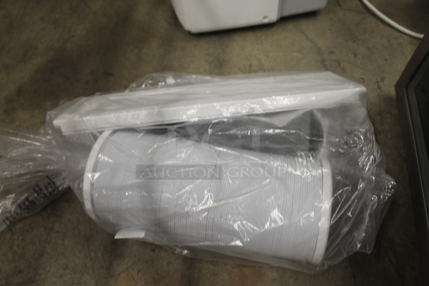 BRAND NEW SCRATCH AND DENT! Keystone KSTAP12B White Mobile Type Air Conditioner. 115V And 12,000 BTU. Tested and Working! - Image 6 of 7