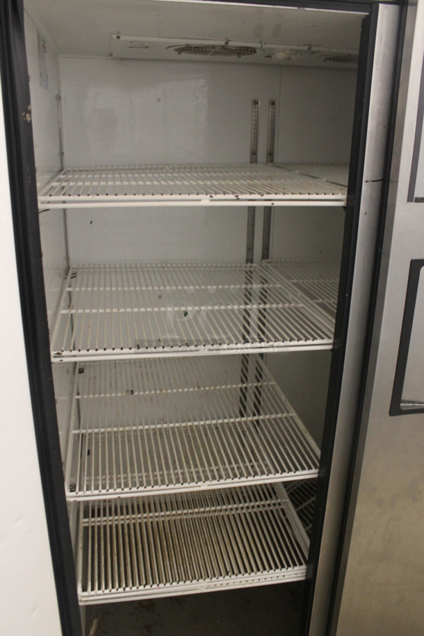 2014 True TG2R-2S Commercial Stainless Steel Two Door Reach-In Cooler With Polycoated Shelves. 115V, 1 Phase. Tested and Working! - Image 5 of 7