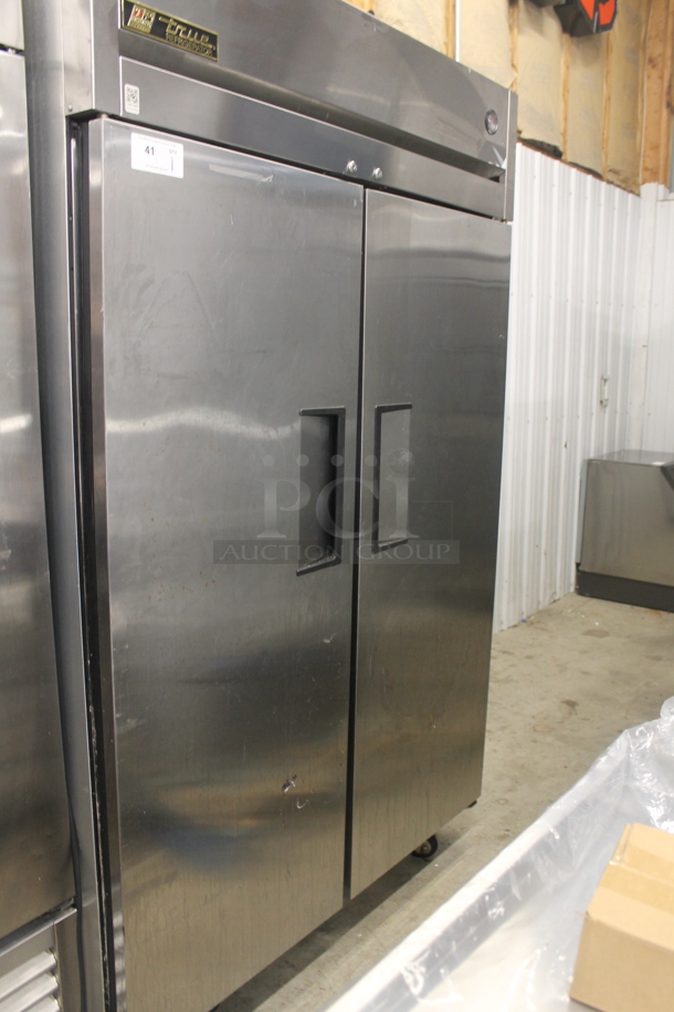 2015 True TG2R-2S Commercial Stainless Steel Two Door Reach-In Cooler With Polycoated Shelves. 115V, 1 Phase. Tested and Working! - Image 2 of 6
