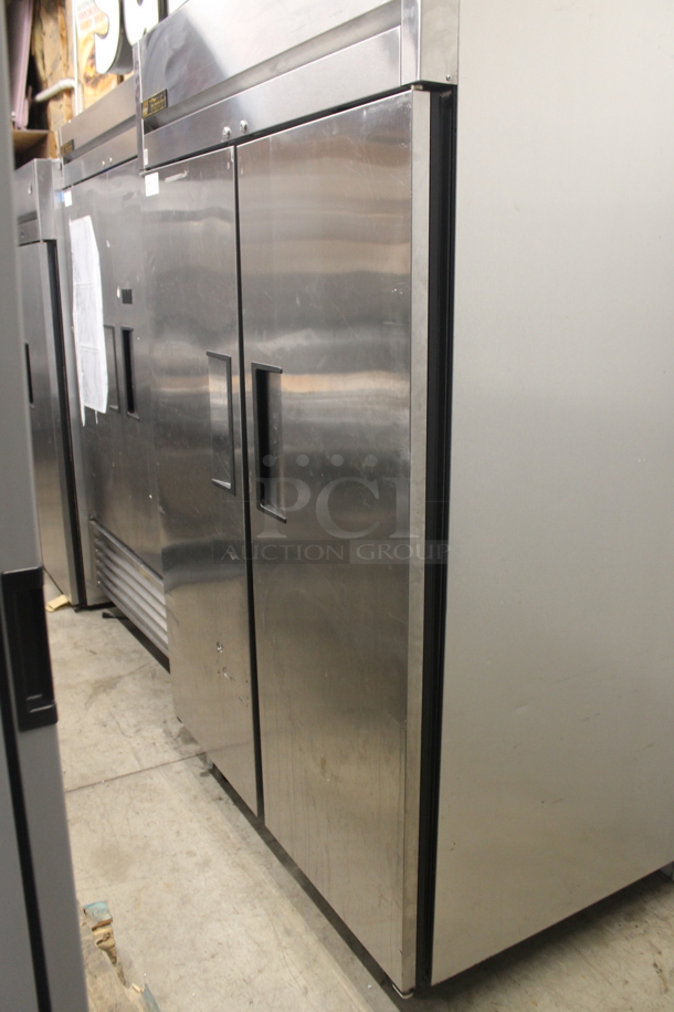 2015 True TG2R-2S Commercial Stainless Steel Two Door Reach-In Cooler With Polycoated Shelves. 115V, 1 Phase. Tested and Working! - Image 3 of 6