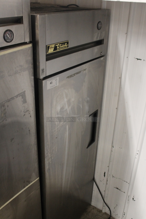 2014 True TG1R-1S Commercial Stainless Steel Single Door Reach-In Cooler With Polycoated Shelves. 115V, 1 Phase. Tested and Working! - Image 2 of 5