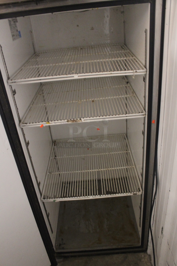 2014 True TG1R-1S Commercial Stainless Steel Single Door Reach-In Cooler With Polycoated Shelves. 115V, 1 Phase. Tested and Working! - Image 3 of 5