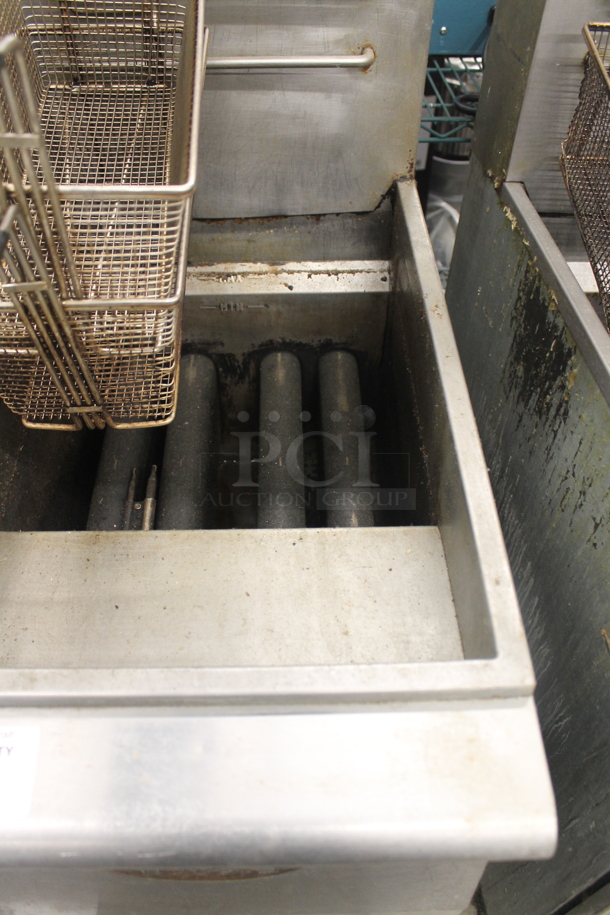 2015 Avantco FF400-N Commercial Stainless Steel Natural Gas Floor Fryer With 2 Fryer Baskets On Commercial Casters. 120,000 BTU. - Image 4 of 6
