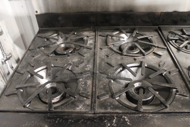 Vulcan Commercial Stainless Steel Natural Gas Powered 10 Burner Gas Range With Overshelf, 2 Ovens And Steel Racks. - Image 3 of 10