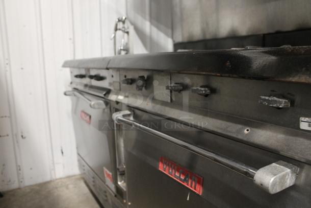 Vulcan Commercial Stainless Steel Natural Gas Powered 10 Burner Gas Range With Overshelf, 2 Ovens And Steel Racks. - Image 9 of 10