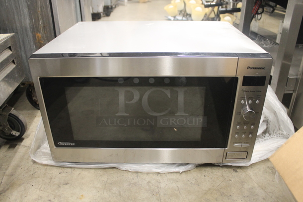 Panasonic NN-SD945S Stainless Steel Countertop Microwave Oven. 115 Volts, 1 Phase - Image 1 of 6