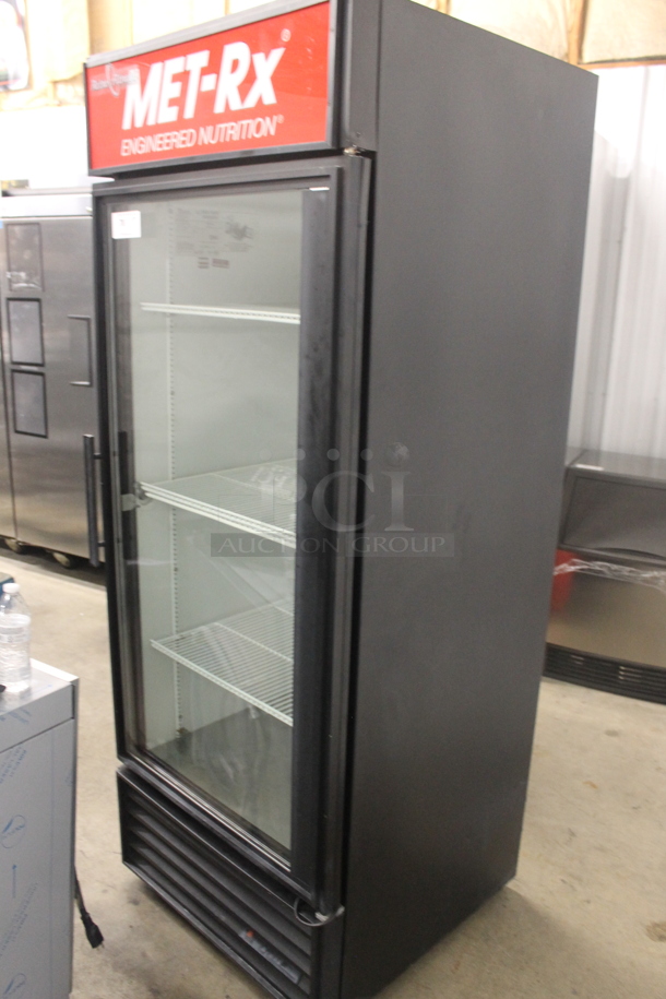 True GDM-26 Commercial Single Glass Door Black Merchandiser Cooler With Polycoated Shelves. 115V, 1 Phase. Tested and Powers On But Does Not Get Cold - Image 3 of 4
