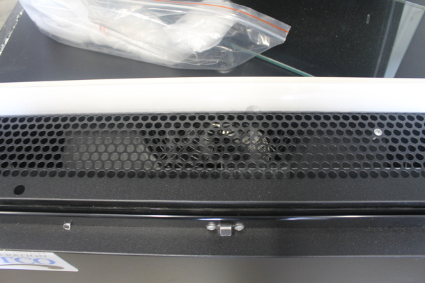 BRAND NEW SCRATCH AND DENT! Avantco 189BVAC28HC Commercial Black Vertical Open Air Merchandiser Cooler. Outside Glass Pane Is Broken, See Picture. 110-120V. Tested and Working! - Image 7 of 12