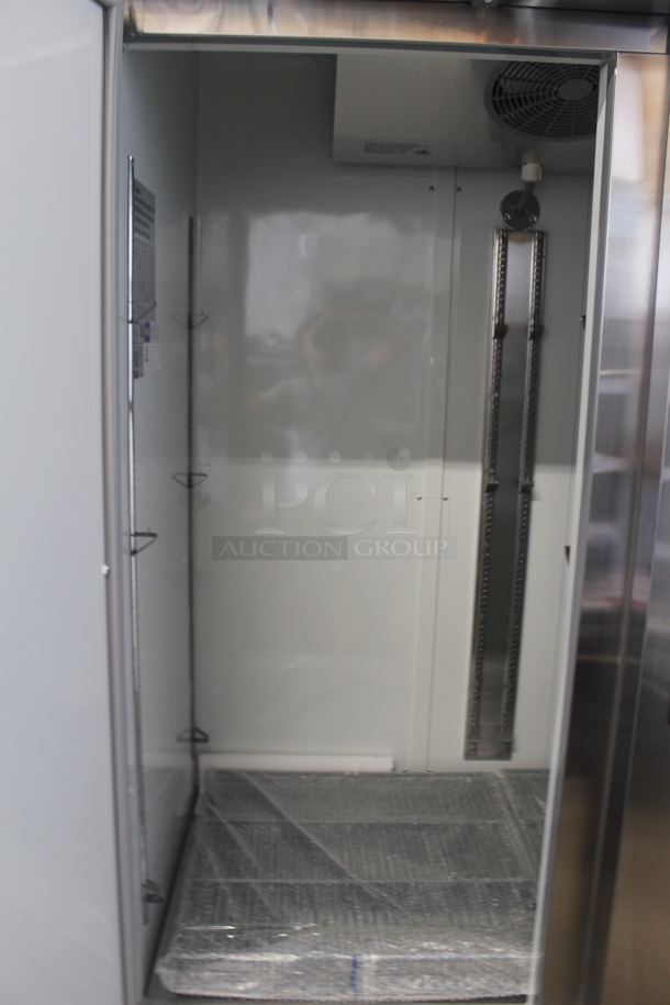 BRAND NEW SCRATCH AND DENT! Avantco 178A49RHC Commercial Stainless Steel Two-Door Reach-In Cooler With Shelving On Commercial Casters. 115V. Tested and Working! - Image 5 of 10