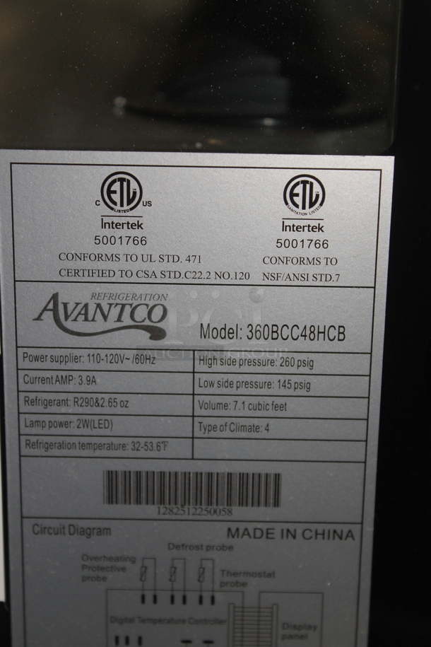 BRAND NEW SCRATCH AND DENT! Avantco 360BCC48HCB Commercial Black Refrigerated Countertop Bakery Display Case With Stainless Steel Shelves. 110-120V. Tested and Working! - Image 4 of 7