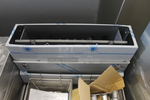 BRAND NEW SCRATCH AND DENT! 2022 Pitco SG18 Commercial Stainless Steel Natural Gas Fryer With 2 Fryer Baskets And Galvanized Legs. 140,000 BTU.   - Image 2 of 12