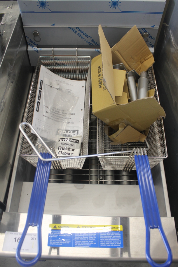 BRAND NEW SCRATCH AND DENT! 2022 Pitco SG18 Commercial Stainless Steel Natural Gas Fryer With 2 Fryer Baskets And Galvanized Legs. 140,000 BTU.   - Image 3 of 12