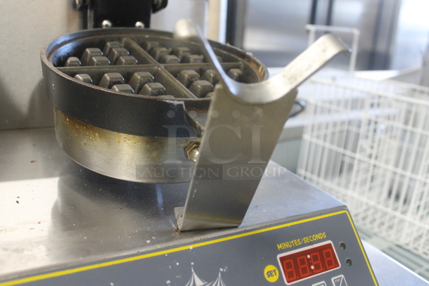 Carnival King 382WBM26DGT Commercial Stainless Steel Countertop Double Belgian Waffle Maker. 120V. Tested and Working! - Image 5 of 7