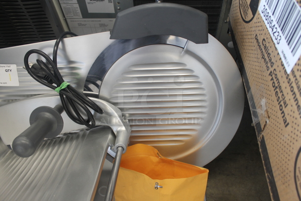 BRAND NEW SCRATCH AND DENT! 2022 Centerline EDGE14-11 Commercial Stainless Steel Electric Countertop Manual Meat Slicer On Rubber Feet. 115V, 1 Phase. Tested and Working! - Image 2 of 10