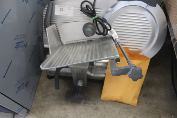 BRAND NEW SCRATCH AND DENT! 2022 Centerline EDGE14-11 Commercial Stainless Steel Electric Countertop Manual Meat Slicer On Rubber Feet. 115V, 1 Phase. Tested and Working! - Image 4 of 10