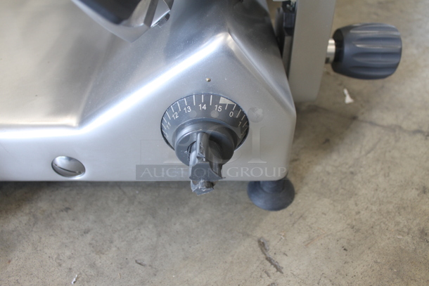 BRAND NEW SCRATCH AND DENT! 2022 Centerline EDGE14-11 Commercial Stainless Steel Electric Countertop Manual Meat Slicer On Rubber Feet. 115V, 1 Phase. Tested and Working! - Image 8 of 10
