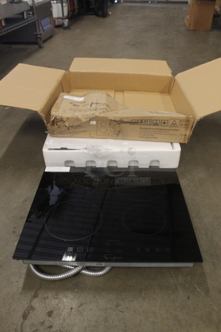 BRAND NEW SCRATCH AND DENT! Empava EMPV-IDC24 24" Electric Induction Cooktop With 4 Elements And Box. 240V. 