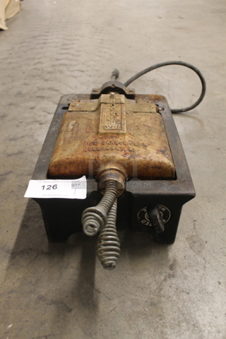 F.S Carbon Co Rugged VIII Heavy Duty Cast Iron Malted Waffle Maker. 110-120V. Tested and Powers On But Does Not Get Hot