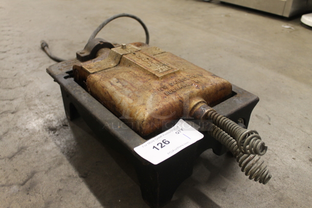 F.S Carbon Co Rugged VIII Heavy Duty Cast Iron Malted Waffle Maker. 110-120V. Tested and Powers On But Does Not Get Hot - Image 2 of 7