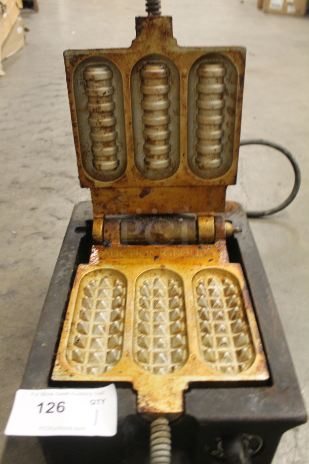 F.S Carbon Co Rugged VIII Heavy Duty Cast Iron Malted Waffle Maker. 110-120V. Tested and Powers On But Does Not Get Hot - Image 4 of 7
