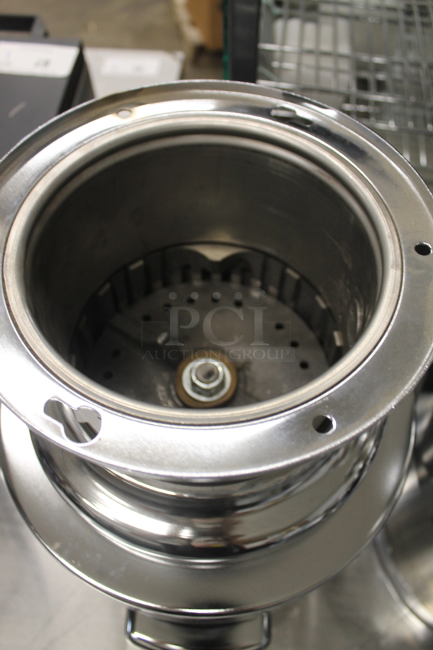 BRAND NEW SCRATCH AND DENT! Insinkerator SS200-27 Commercial Stainless Steel Garbage Disposer. 115/208/230V, 1 Phase.  - Image 4 of 5