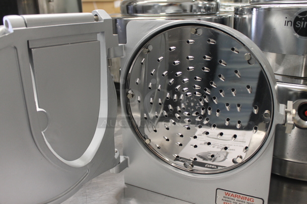 BRAND NEW SCRATCH AND DENT! Avantco Commercial Stainless Steel Countertop Slicer And Shredder Attachment For 177MX20 And Other Mixers With #12 Hub.  - Image 4 of 5