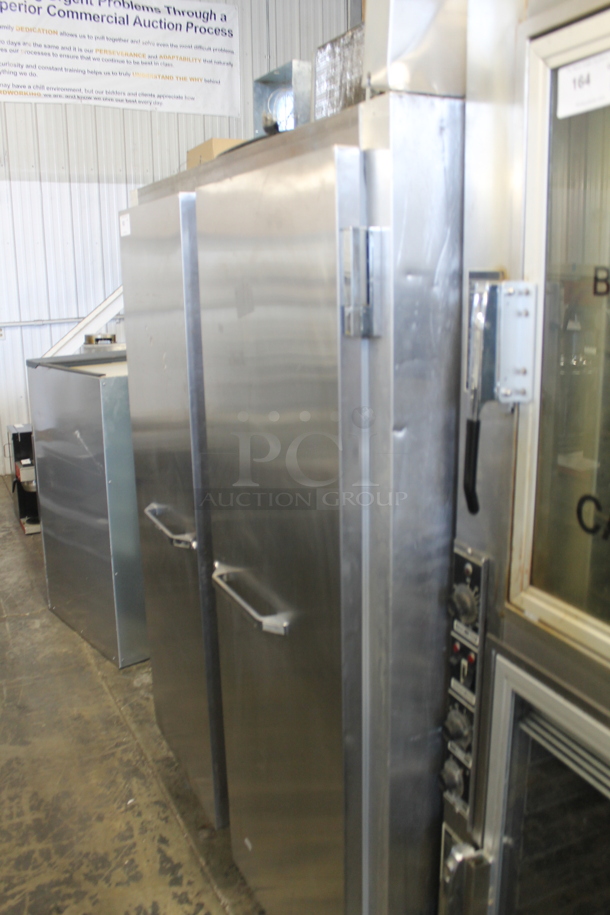 Continental 2R Commercial Stainless Steel 2 Door Reach-In Cooler With Polycoated Shelves. 115V, 1 Phase. Tested and Working! - Image 3 of 7