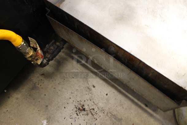 Avantco Commercial Stainless Steel Gas Countertop Griddle With Galvanized Legs. - Image 4 of 5