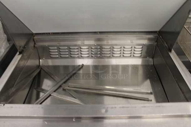 Avantco 178SSPT36M Commercial Stainless Steel 2 Door Mega Top Sandwich/Salad Prep Table With Refrigerated Base And Polycoated Racks on Commercial Casters. 115V. Tested and Working! - Image 4 of 8