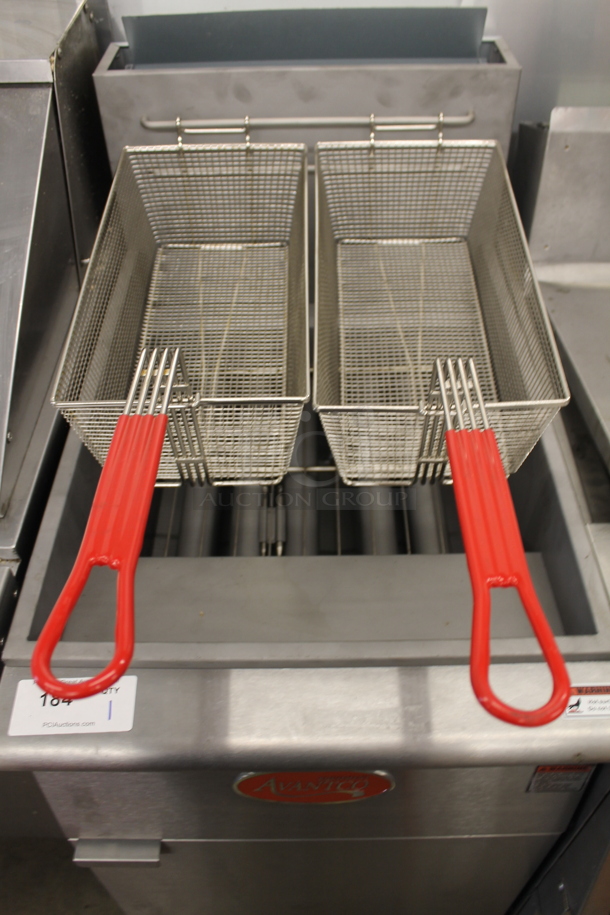 BRAND NEW SCRATCH AND DENT! 2021 Avantco FF518-P Commercial Stainless Steel Propane Gas 70-100 lb. Floor Fryer With 2 Fryer Baskets. 150,000 BTU.  - Image 4 of 6