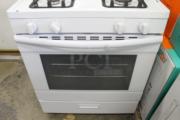 BRAND NEW SCRATCH AND DENT! 2016 Criterion CGR51P1W White Household Cooking Natural Gas 4 Burner Stove And Oven And Broiler With Steel Racks.  - Image 4 of 12