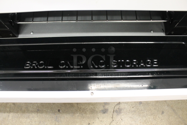 BRAND NEW SCRATCH AND DENT! 2016 Criterion CGR51P1W White Household Cooking Natural Gas 4 Burner Stove And Oven And Broiler With Steel Racks.  - Image 7 of 12