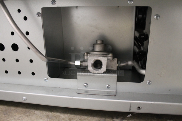 BRAND NEW SCRATCH AND DENT! 2016 Criterion CGR51P1W White Household Cooking Natural Gas 4 Burner Stove And Oven And Broiler With Steel Racks.  - Image 9 of 12