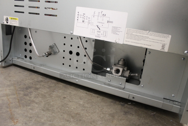 BRAND NEW SCRATCH AND DENT! 2016 Criterion CGR51P1W White Household Cooking Natural Gas 4 Burner Stove And Oven And Broiler With Steel Racks.  - Image 10 of 12