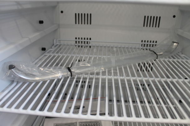 BRAND NEW SCRATCH AND DENT! Whynter CBM-815WS Commercial Stainless Steel/White Freestanding 8.1 cu. ft. Beverage Merchandiser Cooler With Superlift Door, Lock And Polycoated Shelves. Tested And Working!  - Image 8 of 12