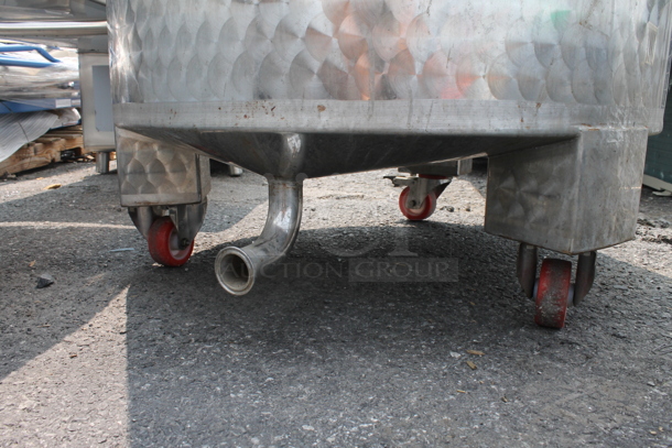 Letina 160 Gallon Stainless Steel Flat Bottom Wine Tank On Commercial Casters. - Image 4 of 5