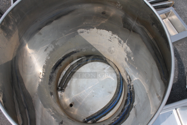 Letina 160 Gallon Stainless Steel Flat Bottom Wine Tank On Commercial Casters. - Image 5 of 5