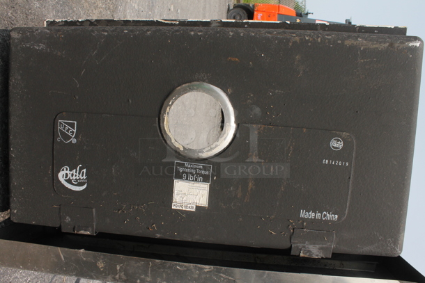 BRAND NEW SCRATCH AND DENT! R15 Commercial Stainless Steel Radius Dual-Mount Single Bowl Flat Front Apron Farm Sink Kit. Sink 18x24x14 - Image 5 of 6