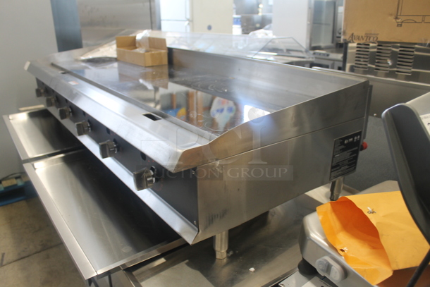 BRAND NEW SCRATCH AND DENT! 2016 CPG 351GTUCPG72N Cooking Performance Group Ultra Series Commercial Stainless Steel Natural Gas Powered 72" Countertop Chrome Top Flat Top Griddle With Thermostatic Controls. 180,000 BTU.  - Image 2 of 11