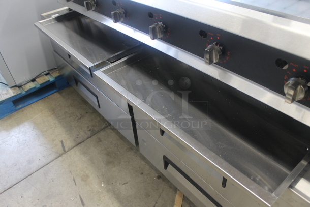 BRAND NEW SCRATCH AND DENT! 2016 CPG 351GTUCPG72N Cooking Performance Group Ultra Series Commercial Stainless Steel Natural Gas Powered 72" Countertop Chrome Top Flat Top Griddle With Thermostatic Controls. 180,000 BTU.  - Image 6 of 11