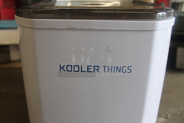 BRAND NEW SCRATCH AND DENT! 2021 Kooler Things KT-Z6 White Commercial Electric Countertop Ice Maker Machine With Ice Scooper. 115V.  - Image 2 of 10
