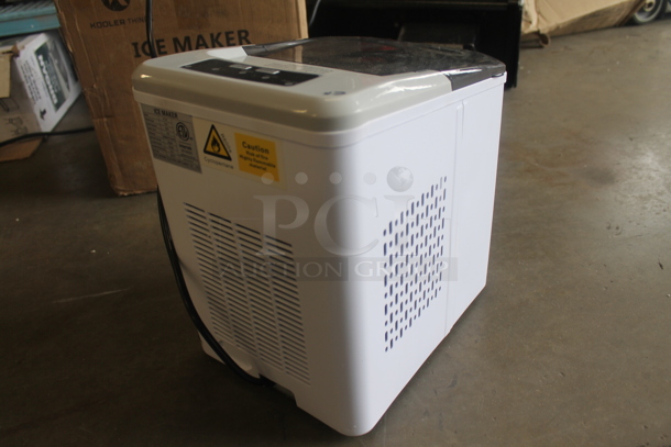 BRAND NEW SCRATCH AND DENT! 2021 Kooler Things KT-Z6 White Commercial Electric Countertop Ice Maker Machine With Ice Scooper. 115V.  - Image 4 of 10